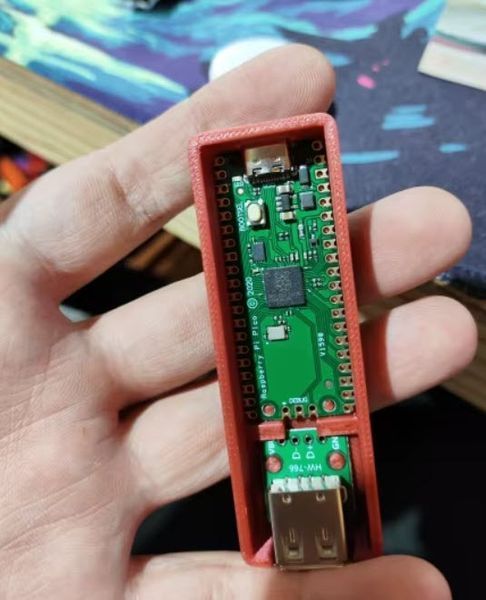 Микроконтроллер Raspberry Pi Pico Board RP2040 (ARM Cortex M0+ 133 МГц) v1590 Type-C плата разработчика SPI I2C UART 50*25 мм  Плата микроконтроллера, основанная на микроконтроллерном чипе Raspberry Pi RP2040.  Она разработана как недорогая, но высокопрои 8113 фото
