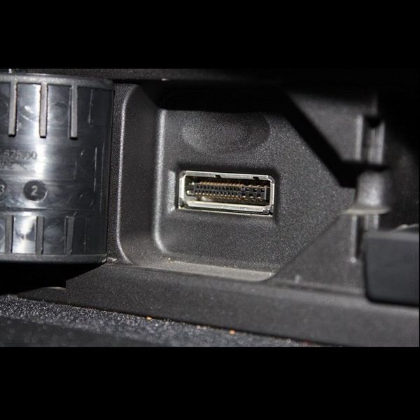 VAG Кабель для під'єднання USB-пристроїв в Audi з AMI MMI 5N0035558 (000 051 446 B) 3589 фото
