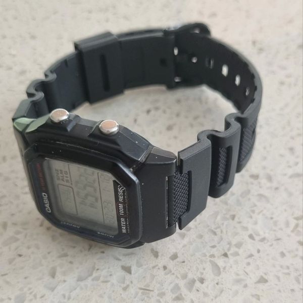 Ремешок для часов Casio G-shock серий SGW, MRW, AE, AEQ универсальный (крепление 18 мм) цвет черный полиуретан 6873 фото