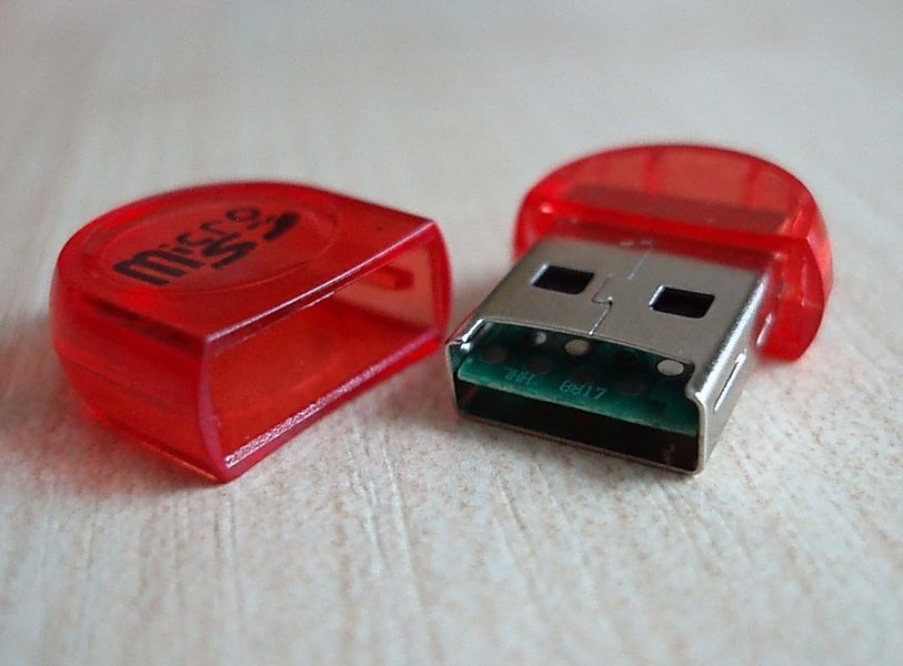 Картридер USB - Micro SD красный компактный 4822 фото