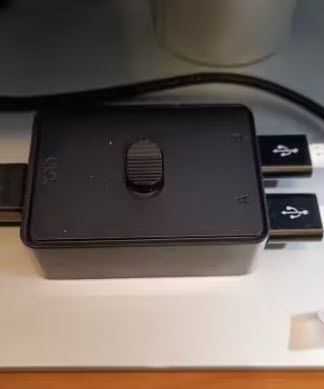 Світчер USB 3.0 KVM USB-sharing-swith (1x2/2x1) під'єднання USB пристроїв до 2 комп'ютерів Switcher двоспрямований комутатор для спільного використання пристроїв перемикач 0136-2 фото