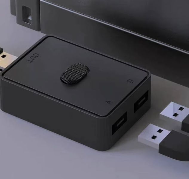 Світчер USB 3.0 KVM USB-sharing-swith (1x2/2x1) під'єднання USB пристроїв до 2 комп'ютерів Switcher двоспрямований комутатор для спільного використання пристроїв перемикач 0136-2 фото