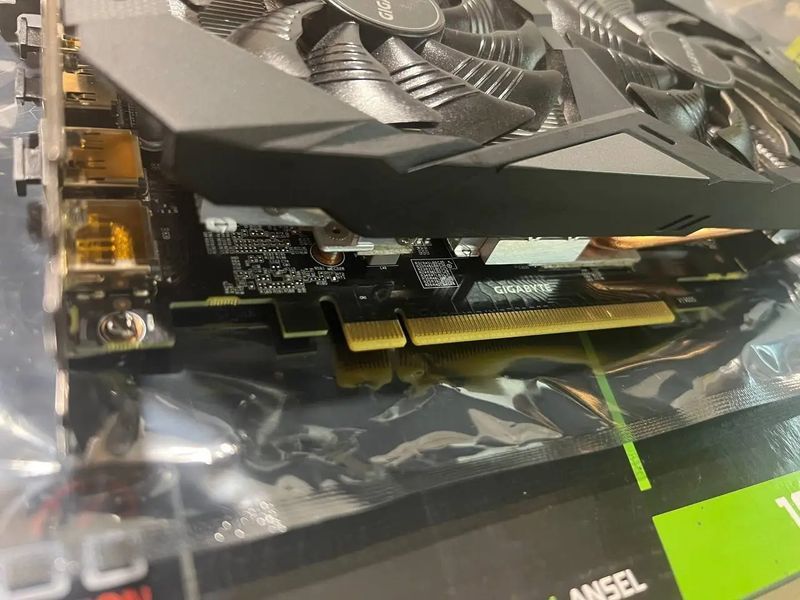 Видеокарта GIGABYTE GeForce GTX1660 6144Mb б/у идеальное состояние (чек, гарантия, тест) 1660-2 фото
