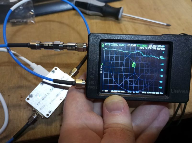 WYDZ-LAN Усилитель антенный (диапазон 10 MHz...6 GHz) -30DB- дБ разъем SMA female питание USB алюминиевый корпус Компактный усилитель сигнала, работающий в диапазоне частот от 10 МГц до 6 ГГц (GPS/GNSS; прием/передача; работа с SDR; усиление сигнала ПЧ).  7837-3 фото