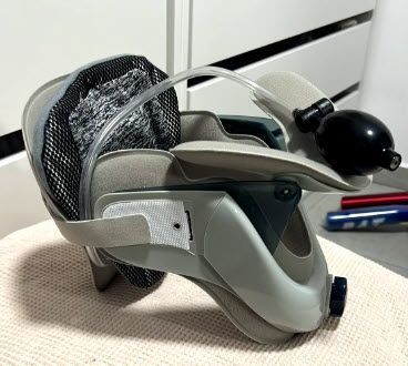 E-03 Cervical Traction Device Бандаж корсет комір для шийного відділу з фіксацією підборіддя Air sac Adjusta 8007 фото