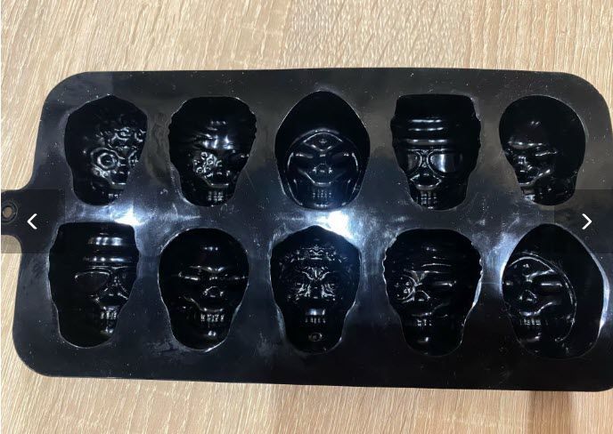 Форма для льоду у формі різних черепів Skull "10 черепків" (силікон) 220*110*23 мм 8216 фото