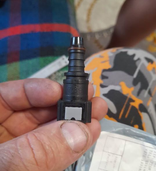 Роз'єм швидкознімання (автомобільний) 7.89 ID8 Female паливної системи Quick Release Connector (прямий) 8043 фото
