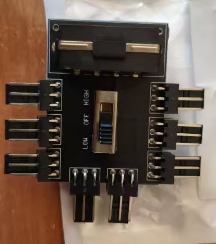 Хаб сплиттер для вентиляторов охлаждения 1-8 порт. (3-pin/4-pin) разветвитель с питанием Molex 4р для ПК и майнинга PWM Cooler Fan HUB Splitter CPU SYS 6134-3 фото