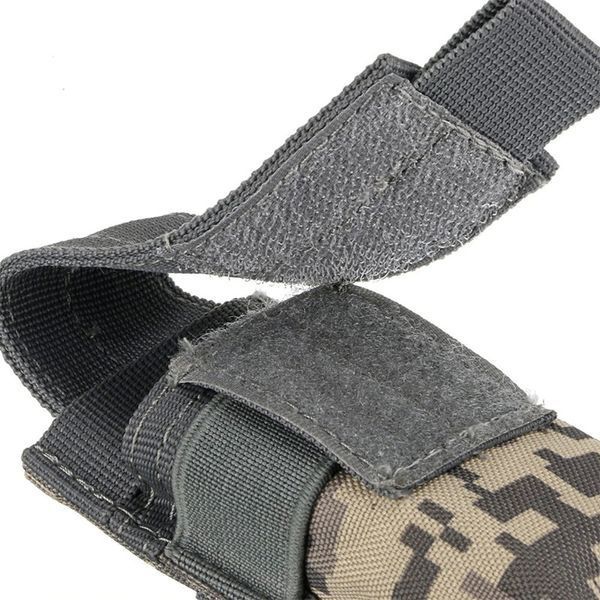 Подсумок для пистолетного магазина тактический Molle "пиксель" (под пистолетный магазин жгут турникет нож фона 6825 фото