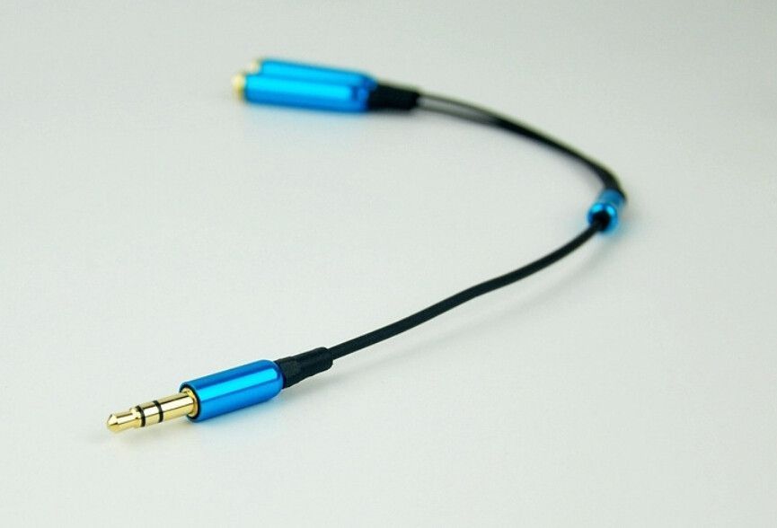 IPhone iPod сплиттер 3,5 мм на 2 аудио выхода Splitter 3.5 jack x2 2685 фото