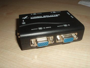 Сплиттер VGA D-Sub 15 DE15 DB15HD 4-х портовый дублликатор усилитель активный 220 В 250MHZ MHz (1 вход-4 выход 3549 фото