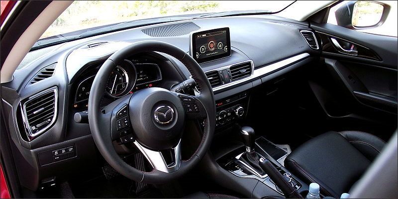 Камера заднього огляду Mazda М6 / M3 / AXELA Hatchback / ATENZA (2014...) 4207 фото