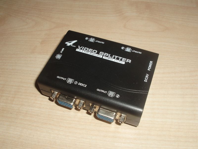 Сплиттер VGA D-Sub 15 DE15 DB15HD 4-х портовый дублликатор усилитель активный 220 В 250MHZ MHz (1 вход-4 выход 3549 фото