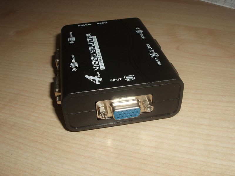 Сплиттер VGA D-Sub 15 DE15 DB15HD 4-х портовый дублликатор усилитель активный 220 В 250MHZ MHz (1 вход-4 выход 3549 фото