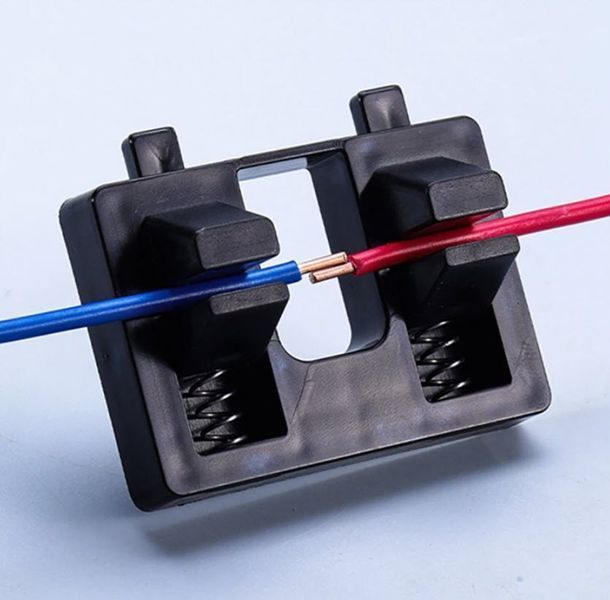 Тримач кабелів AWG36-AWG00 70*50 мм струбцина із широкими губками для паяння (колір: чорний) самопритискний пластик + пружні фіксатори кабелів/проводів паяльної станції термофена Welding Wire Fixture&nbsp; Універсальний помічник тримач кабелів для точного й бе 8184-2 фото